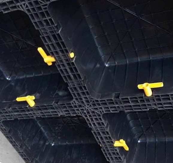 قالب های وافل قفل دار نوعی برای استفاده در سقف وافل می باشد که به شما کمک می کند تا سقف قطعا اکسپوز گردد از این رو بهترین عملکرد را در بین قالب ها دارد